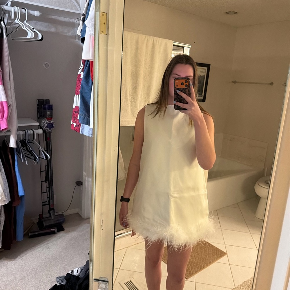 Sleeveless White Feather-Hem Shift Dress - Picture 2 of 3